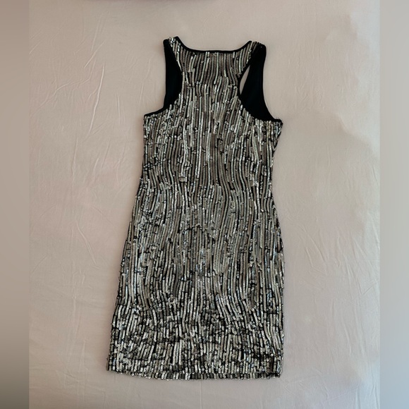 Y2K Gold Sequin Bodycon Mini Dress - Picture 2 of 6